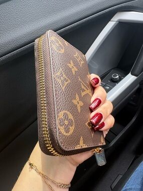 Monogram wallet zipper
